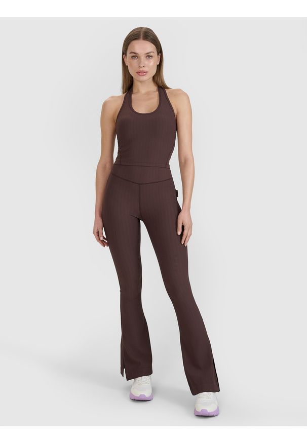 4f - 4F Legginsy z rozszerzanymi nogawkami damskie 4F x Anna Lewandowska - brązowe M. Stan: podwyższony. Kolor: brązowy. Materiał: tkanina, elastan, dzianina, prążkowany, materiał, syntetyk. Wzór: gładki
