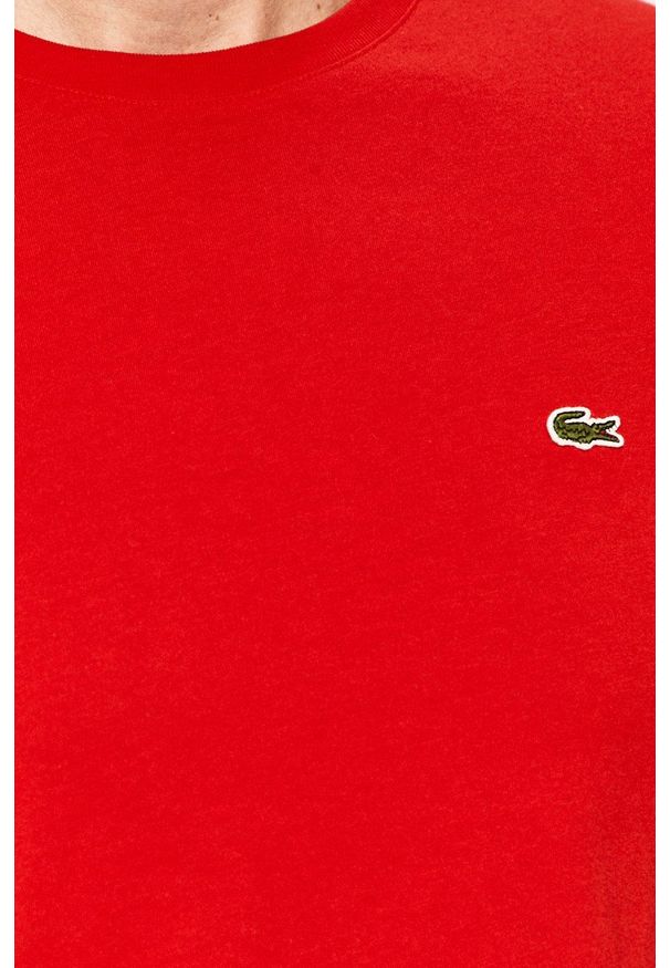 Lacoste - T-shirt. Okazja: na co dzień. Kolor: czerwony. Materiał: dzianina. Wzór: gładki, aplikacja. Styl: casual