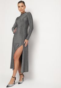 Born2be - Srebrna Sukienka z Wiskozą Ozdobiona Brokatem w Eleganckim Stylu Werirra. Okazja: na imprezę. Kolor: srebrny. Materiał: wiskoza. Wzór: aplikacja. Styl: elegancki #1