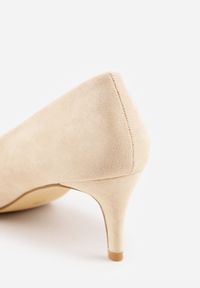 Born2be - Beżowe Klasyczne Czółenka na Szpilce Ovirissa. Okazja: do pracy, na spotkanie biznesowe. Kolor: beżowy. Materiał: futro. Wzór: aplikacja. Obcas: na szpilce. Styl: klasyczny #4