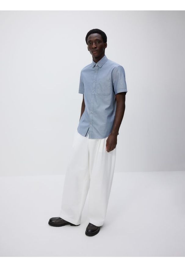 Reserved - Bawełniana koszula slim fit - granatowy. Kolor: niebieski. Materiał: bawełna