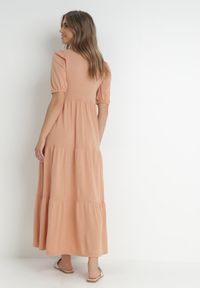 Born2be - Różowa Sukienka Bawełniana Ulrika. Okazja: na randkę, na co dzień. Typ kołnierza: kołnierz z falbankami. Kolor: różowy. Wzór: gładki. Materiał: bawełna. Długość rękawa: krótki rękaw. Sezon: wiosna, lato. Styl: casual, klasyczny. Długość: maxi #2