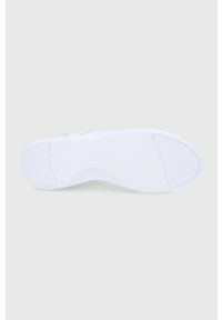TOMMY HILFIGER - Tommy Hilfiger Buty kolor biały na płaskiej podeszwie. Nosek buta: okrągły. Zapięcie: sznurówki. Kolor: biały. Materiał: guma. Obcas: na płaskiej podeszwie #4