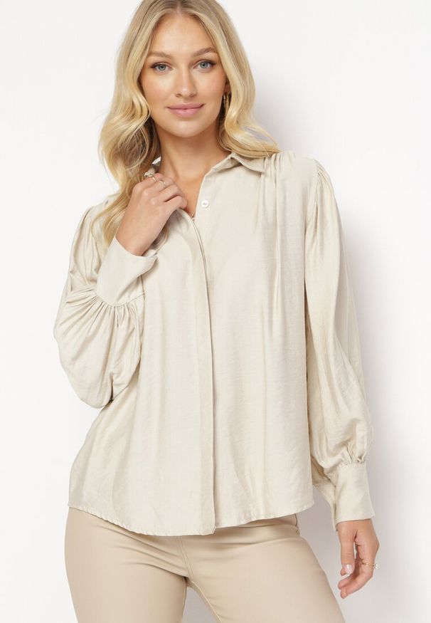 Born2be - Jasnobeżowa Koszula z Plisowanymi Rękawami Pascala. Kolor: beżowy