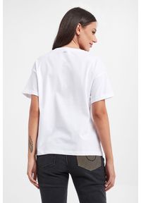 Liu Jo - T-shirt LIU JO. Materiał: bawełna. Długość rękawa: krótki rękaw. Długość: krótkie. Wzór: motyw zwierzęcy, nadruk