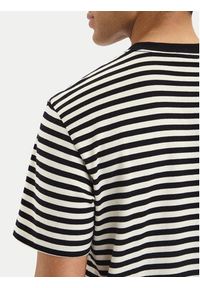 Calvin Klein Jeans T-Shirt SS 20S LV04RD204G Czarny Regular Fit. Kolor: czarny. Materiał: bawełna #4