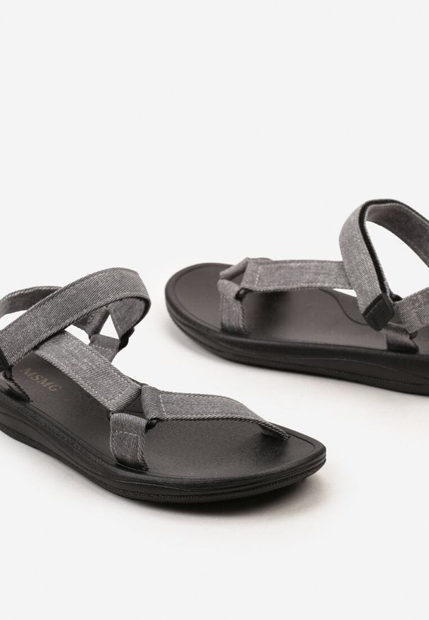 Born2be - Szare Sandały Eudinna. Zapięcie: rzepy. Kolor: szary. Materiał: jeans, materiał. Styl: sportowy