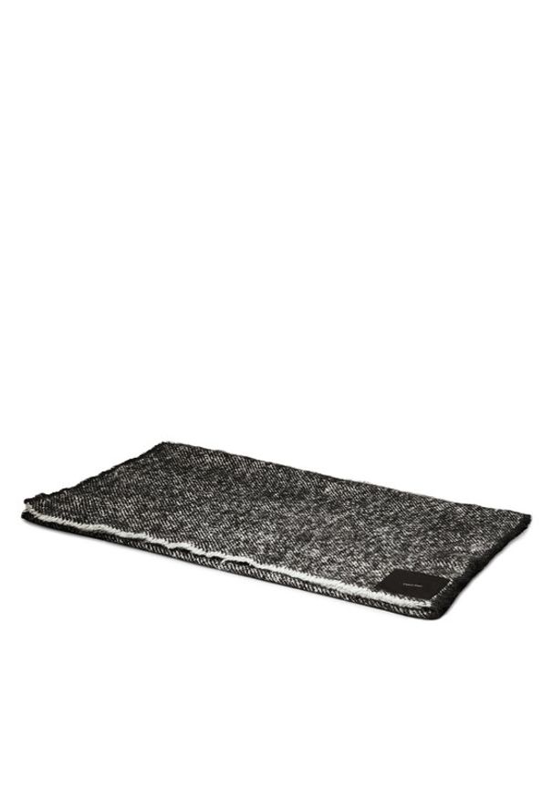 Calvin Klein Szalik K60K612613 Czarny. Kolor: czarny. Materiał: poliester