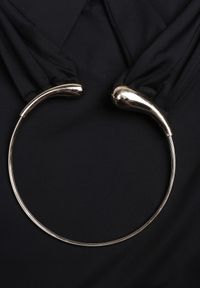 Born2be - Czarna Sukienka Koktajlowa z Dekoltem Halter i Odkrytymi Plecami Sewrina. Okazja: na ślub cywilny, na wesele. Typ kołnierza: dekolt halter. Kolor: czarny. Materiał: jedwab. Typ sukienki: proste. Styl: wizytowy #6