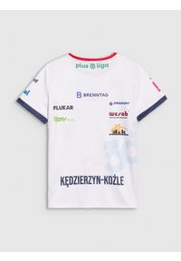 4f - Koszulka meczowa replika domowa z sezonu 2024/2025 dziecięca 4F x Zaksa Kędzierzyn-Koźle - multikolor. Okazja: do domu. Typ kołnierza: dekolt w serek. Kolor: wielokolorowy. Materiał: dzianina, materiał, syntetyk, włókno. Wzór: ze splotem, gładki, nadruk. Styl: sportowy, klasyczny