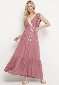 Born2be - Różowa Sukienka Lasthusa. Kolor: różowy. Materiał: koronka. Długość rękawa: bez rękawów. Sezon: lato. Typ sukienki: kopertowe. Styl: boho, wakacyjny. Długość: mini #4