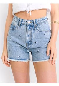 Sinsay - Szorty jeansowe z haftowanymi kwiatkami - niebieski. Kolor: niebieski. Materiał: jeans. Wzór: kwiaty, haft