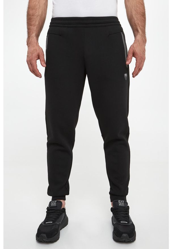 EA7 Emporio Armani - Spodnie dresowe meskie EA7 EMPORIO ARMANI. Materiał: dresówka