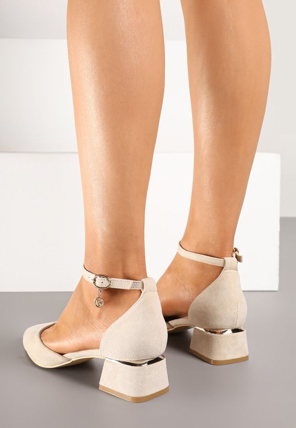 Renee - Beżowe Czółenka Vices na Słupku z Wkładką ze Skóry Naturalnej i Paskiem Wokół Kostki Zolori. Okazja: na co dzień. Zapięcie: pasek. Kolor: beżowy. Materiał: skóra. Obcas: na słupku. Styl: casual, elegancki