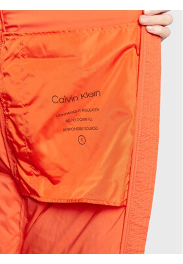 Calvin Klein Kurtka puchowa Seamless Lofty K20K204691 Pomarańczowy Regular Fit. Kolor: pomarańczowy. Materiał: syntetyk