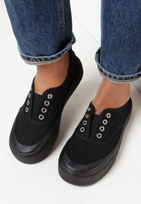 Born2be - Czarne Trampki przed Kostkę Wsuwane Yeleen. Okazja: na co dzień. Wysokość cholewki: przed kostkę. Zapięcie: bez zapięcia. Kolor: czarny. Materiał: materiał, jeans. Szerokość cholewki: normalna. Wzór: aplikacja. Obcas: na płaskiej podeszwie. Styl: casual #3