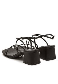 Steve Madden Sandały Remmi SM11003296 Czarny. Kolor: czarny. Materiał: skóra