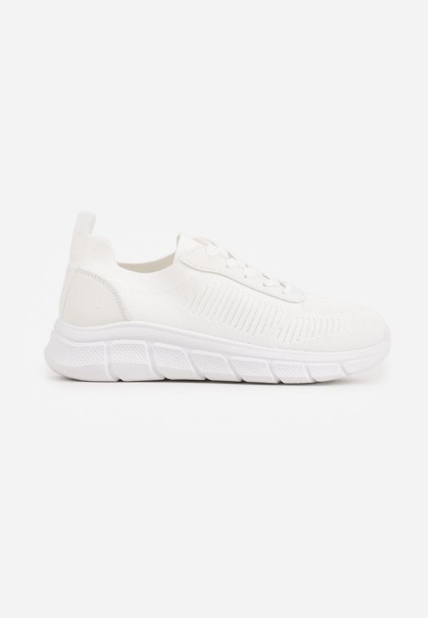 Born2be - Białe Dzianinowe Sneakersy na Grubej Podeszwie ze Żłobieniami Enolora. Okazja: na co dzień, na spacer. Kolor: biały. Materiał: dzianina. Szerokość cholewki: normalna. Sport: turystyka piesza, fitness