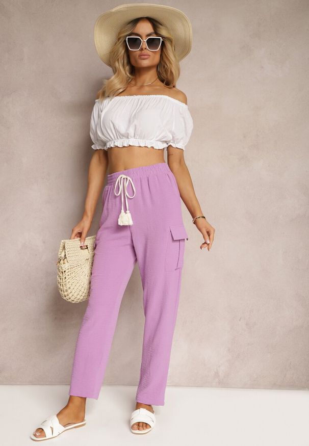 Renee - Ciemnofioletowe Spodnie High Waist o Kroju Bojówek z Kieszeniami Wykończone Gumką w Pasie Efiene. Okazja: na co dzień. Stan: podwyższony. Kolor: fioletowy. Styl: casual