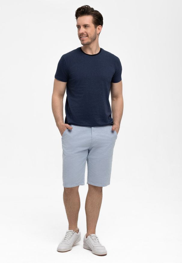 Volcano - Lekkie krótkie spodenki P-TONET. Materiał: włókno, materiał, skóra, bawełna. Długość: krótkie. Wzór: aplikacja, jednolity