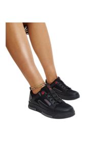 Czarno-szare sneakersy damskie Cross Jeans czarne. Nosek buta: okrągły. Kolor: czarny. Materiał: materiał, guma #1