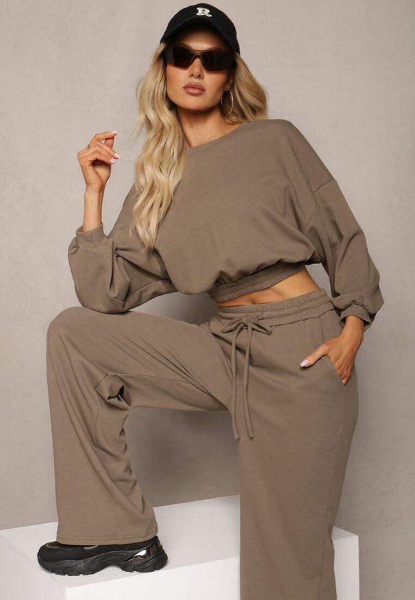 Renee - Ciemnozielony Bawełniany Komplet Bluza Krótka ze Ściągaczem i Szerokie Spodnie ze Sznurkiem w Pasie Rionnea. Kolor: zielony. Materiał: bawełna