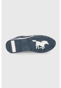 Mustang buty kolor granatowy. Nosek buta: okrągły. Zapięcie: sznurówki. Kolor: niebieski. Materiał: guma