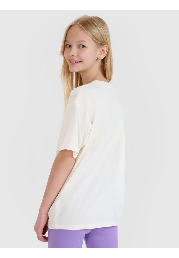 4f - 4F T-shirt oversize gładki dziewczęcy - biały 134 (8-9 lat). Okazja: na co dzień. Kolor: biały. Materiał: bawełna, jersey, dzianina. Długość rękawa: krótki rękaw. Długość: krótkie. Wzór: gładki. Sezon: lato. Styl: sportowy, klasyczny, casual