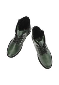 Zielone Botki Remonte Ocieplane Obuwie Damskie. Okazja: na co dzień, na spacer. Kolor: zielony. Materiał: skóra. Sezon: jesień, lato. Obcas: na obcasie. Styl: casual, retro, elegancki. Wysokość obcasa: średni #7