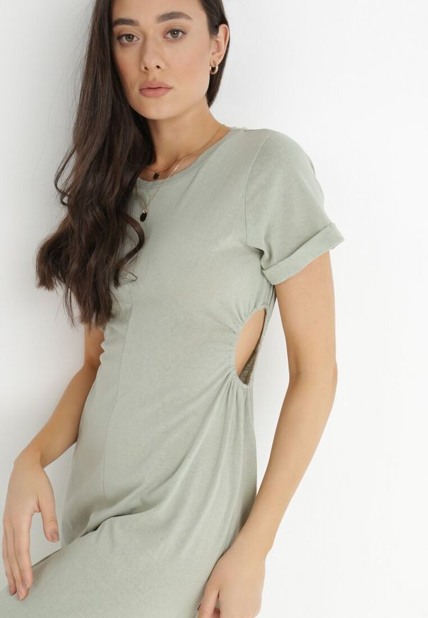 Born2be - Zielona Sukienka Bawełniana Chipih. Kolor: zielony. Materiał: bawełna. Wzór: gładki. Sezon: lato. Styl: elegancki. Długość: midi