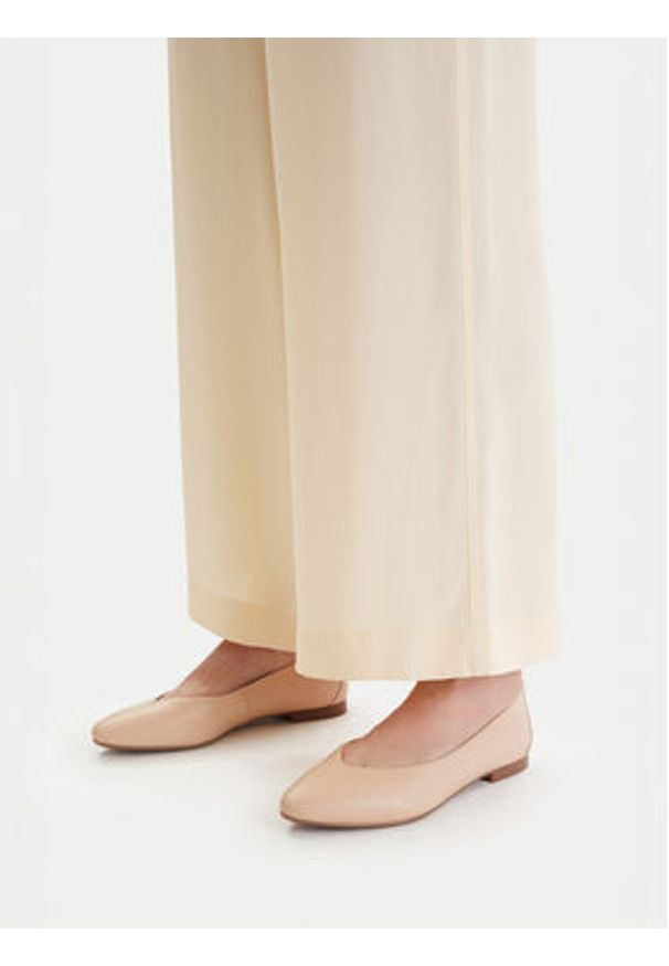Lasocki Baleriny CEO-RST-KAJA-66 Beżowy. Kolor: beżowy. Materiał: skóra