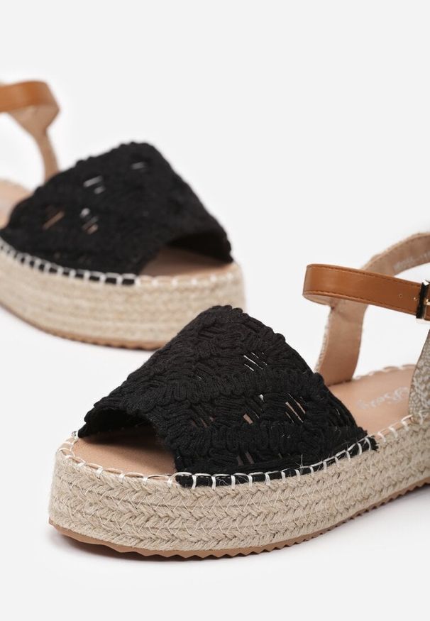 Born2be - Czarne Ażurowe Sandały Espadryle na Grubej Plecionej Podeszwie Valens. Kolor: czarny. Materiał: materiał. Wzór: ażurowy. Sezon: lato