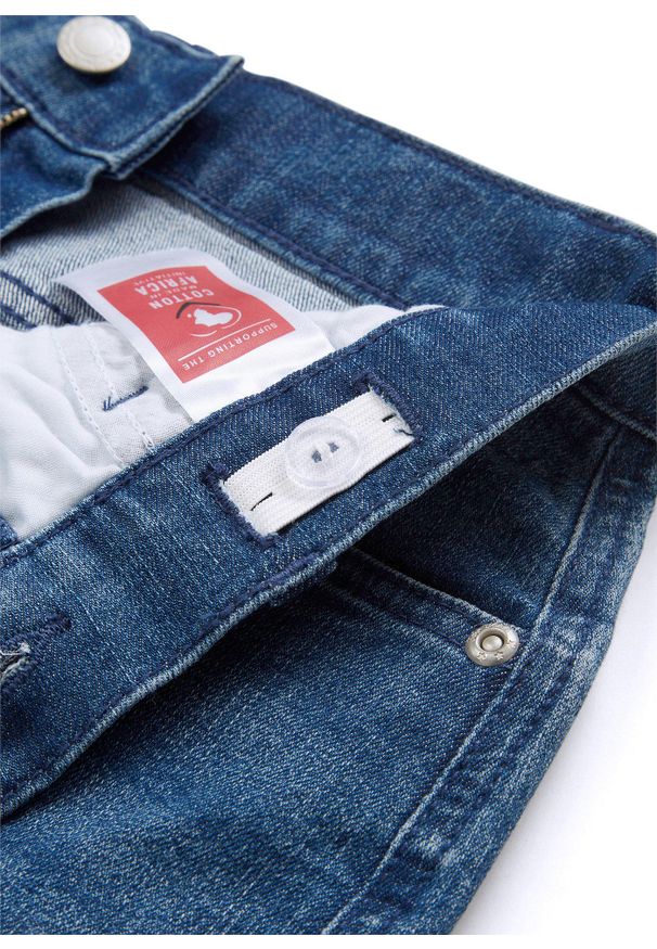 bonprix - Dżinsy ze stretchem loose fit z regulowanym paskiem, prosta nogawka. Kolor: niebieski