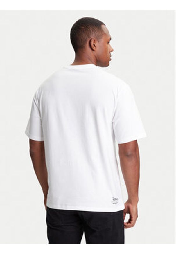 Karl Lagerfeld - KARL LAGERFELD T-Shirt 755097 553270 Biały Regular Fit. Typ kołnierza: dekolt w karo. Kolor: biały. Materiał: bawełna