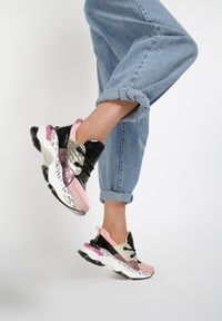 Renee - Różowe Sneakersy Leuceris. Nosek buta: okrągły. Kolor: różowy. Materiał: materiał, lakier #6
