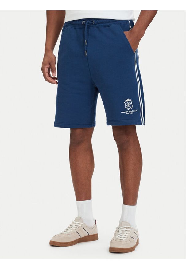 TOMMY HILFIGER - Tommy Hilfiger Szorty sportowe Crest Embroidery MW0MW42878 Niebieski Relaxed Fit. Kolor: niebieski. Materiał: bawełna. Styl: sportowy