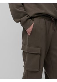outhorn - Spodnie dresowe joggery z kieszeniami cargo męskie - khaki. Kolor: brązowy. Materiał: dresówka #6