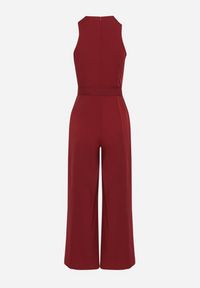 Born2be - Bordowy Taliowany Kombinezon Ozdobiony Paskiem Dollivia. Okazja: na co dzień. Kolor: czerwony. Wzór: aplikacja. Styl: elegancki, casual #5