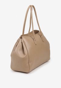Renee - Beżowa Torebka Shopper z Dwoma Rączkami Ozdobiona Paskiem z Klamrą Remisse. Kolor: beżowy. Wzór: aplikacja. Styl: klasyczny, casual, elegancki. Rodzaj torebki: na ramię