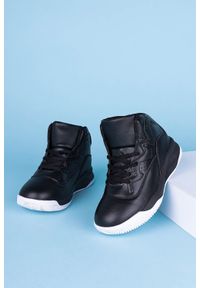 Casu - Czarne buty sportowe sznurowane casu 201k/bw6. Kolor: czarny, biały, wielokolorowy