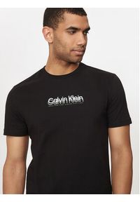 Calvin Klein T-Shirt Flock Logo K10K113118 Czarny Regular Fit. Kolor: czarny. Materiał: bawełna