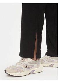 Calvin Klein Jeans Spodnie materiałowe J20J222685 Czarny Straight Fit. Kolor: czarny. Materiał: syntetyk