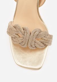 Born2be - Złote Eleganckie Sandały na Szpilce Ozdobione Cyrkoniami Sinilara. Zapięcie: bez zapięcia. Kolor: złoty. Materiał: jeans. Wzór: aplikacja. Sezon: lato. Obcas: na szpilce. Styl: elegancki #4