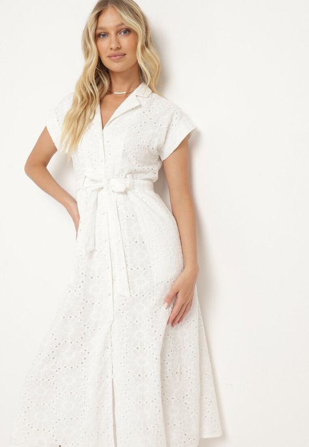 Born2be - Biała Bawełniana Ażurowa Sukienka na Guziki o Koszulowym Kroju Wiązana Paskiem Grosofia. Okazja: na co dzień. Kolor: biały. Materiał: bawełna. Wzór: ażurowy. Sezon: lato. Typ sukienki: koszulowe. Styl: elegancki, klasyczny, casual
