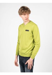 Plein Sport Sweter "Merino" | MVPS90232 | Mężczyzna | Zielony. Okazja: na co dzień. Typ kołnierza: dekolt w serek. Kolor: zielony. Materiał: wełna. Wzór: aplikacja. Styl: sportowy #2