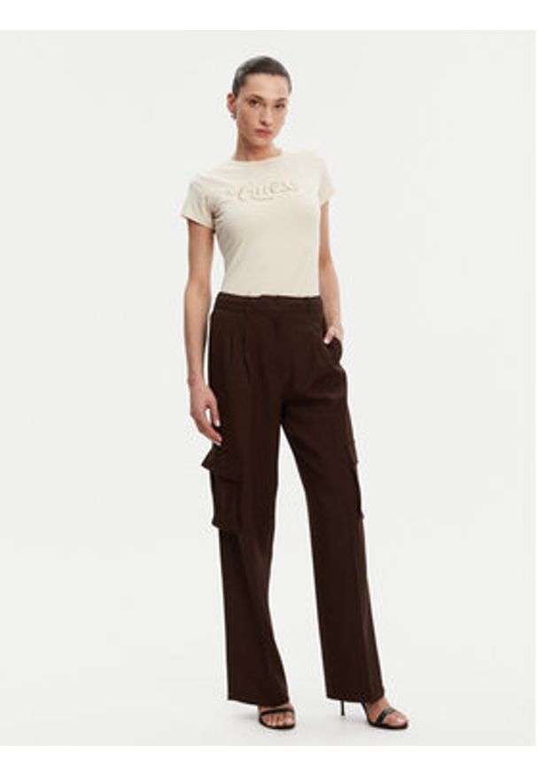 Guess T-Shirt W5GI47 KA0Q1 Écru Slim Fit. Materiał: bawełna