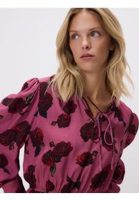 Reserved - Bluzka w róże - brudny róż. Kolor: różowy. Materiał: wiskoza #1