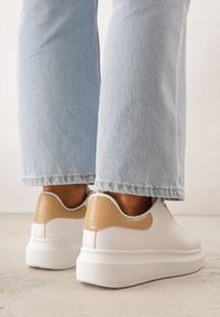 Born2be - Biało-Beżowe Sneakersy na Grubej Podeszwie Hypnotic. Okazja: na co dzień, na spacer. Zapięcie: sznurówki. Kolor: biały. Materiał: jeans, dresówka. Sport: turystyka piesza #6