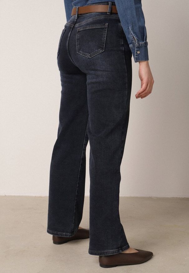 Born2be - Niebieskie Jeansy z Bawełną z Wysokim Stanem i Szerokimi Nogawkami Nixeasi. Okazja: na co dzień, do pracy, na spotkanie biznesowe. Stan: podwyższony. Kolor: niebieski. Wzór: gładki. Styl: biznesowy, casual, elegancki