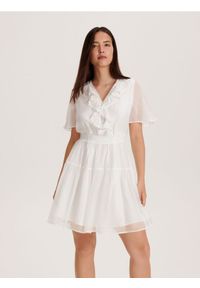 Reserved - Sukienka z lyocellem - biały. Kolor: biały. Materiał: tkanina. Długość: mini